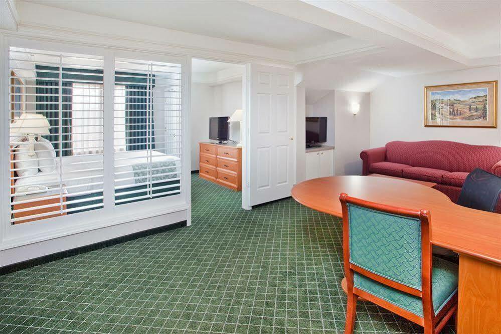 La Quinta By Wyndham Raleigh Durham Intl Ap 3*